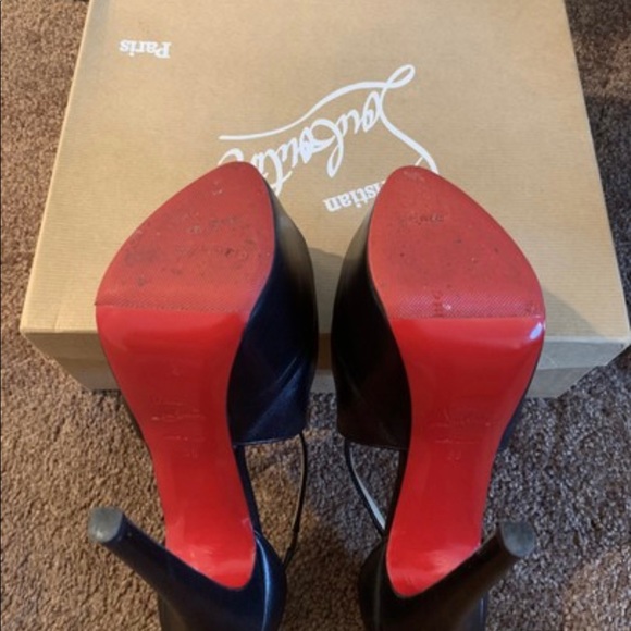 Christian Louboutin - Picture 6 of 6